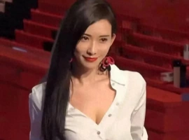 50岁林志玲现身日本活动，大方秀出身材，网友惊呼：说30岁我也信-恩菲资源分享网